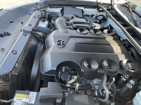 Used 2018 Toyota 4Runner SR5 Premium AWD/4WD image 20