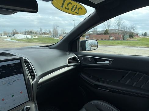 Used 2021 Ford Edge ST image 27