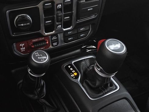 Used 2025 Jeep Wrangler Unlimited Rubicon image 20