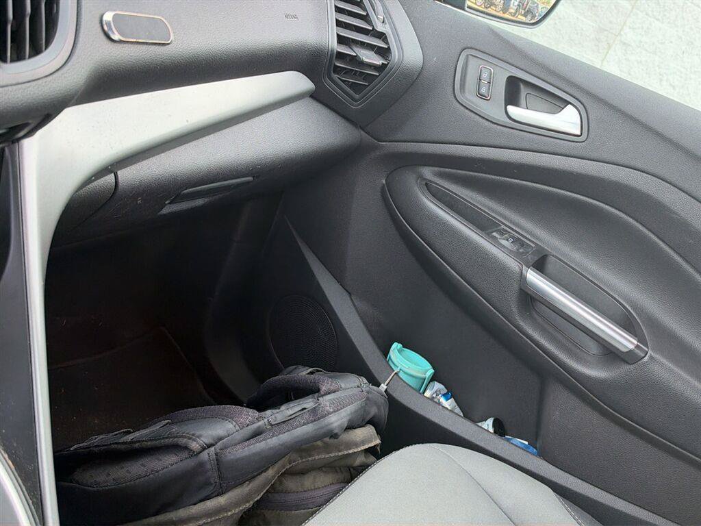 Used 2016 Ford C-MAX SE w/ Equipment Group 202A FWD image 21