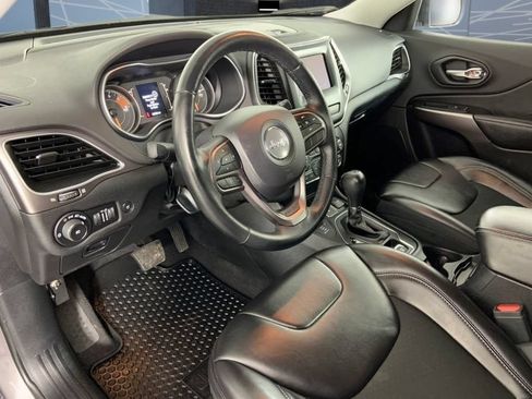 Used 2019 Jeep Cherokee Latitude Plus w/ Comfort/Convenience Group AWD/4WD image 22