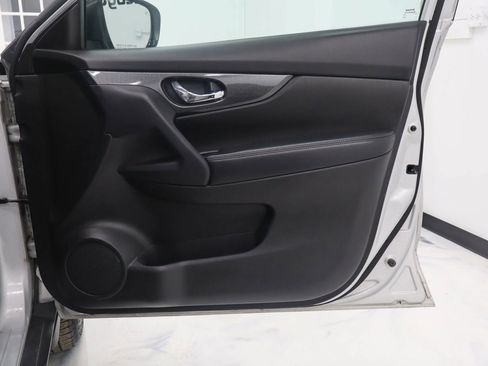 Used 2015 Nissan Rogue SL AWD/4WD image 18