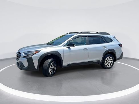 Certified 2025 Subaru Outback Premium AWD/4WD image 1
