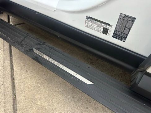 Used 2023 Land Rover Range Rover Sport SE image 36