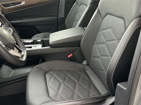 Used 2025 Volkswagen Atlas SE image 11