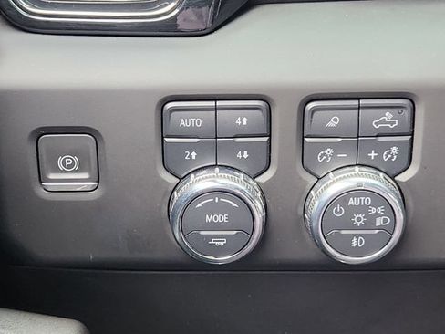 Used 2023 GMC Sierra 1500 AT4 w/ AT4 Premium Package AWD/4WD image 21