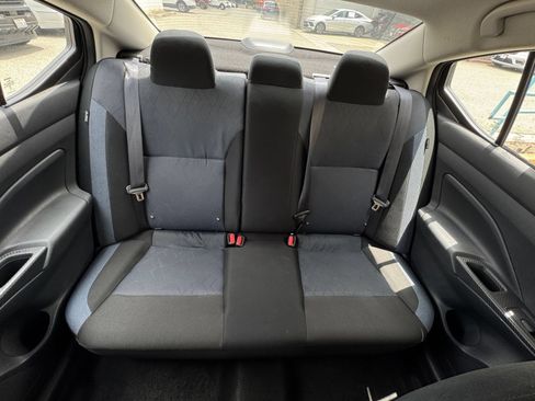Used 2025 Nissan Versa SV FWD image 37