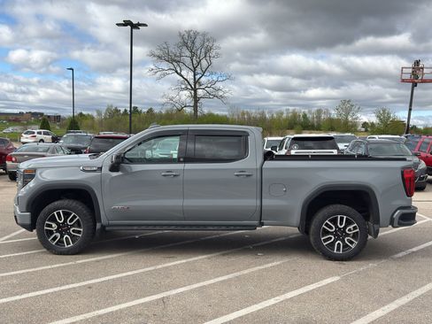 Used 2025 GMC Sierra 1500 AT4 w/ AT4 Premium Package AWD/4WD image 2