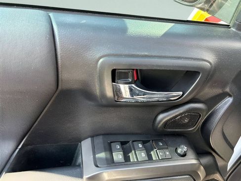 Used 2021 Toyota Tacoma TRD Pro AWD/4WD image 17