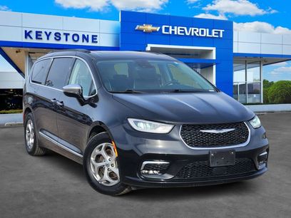 Used 2023 Chrysler Pacifica Limited