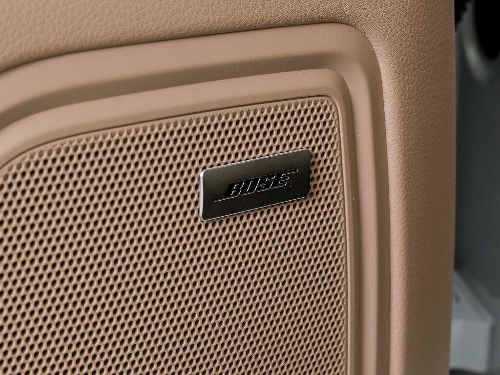 Certified 2026 Porsche Macan AWD/4WD image 7