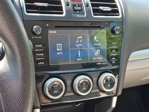 Used 2018 Subaru Forester 2.5i Premium AWD/4WD image 17