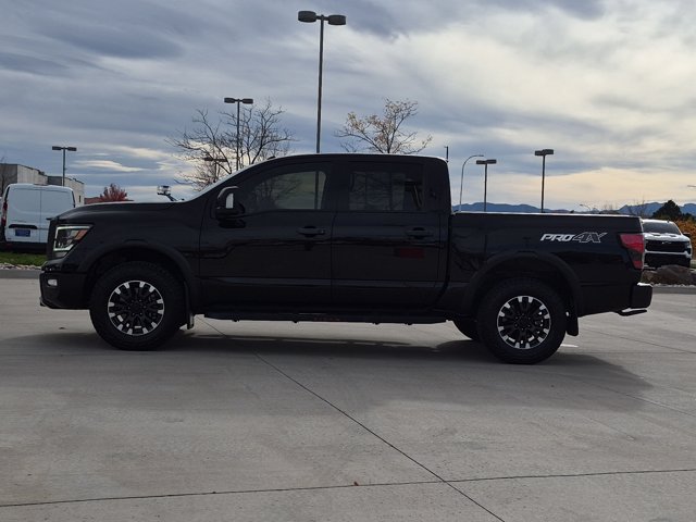 Used 2021 Nissan Titan PRO-4X w/ Pro-4x Convenience Package AWD/4WD image 8