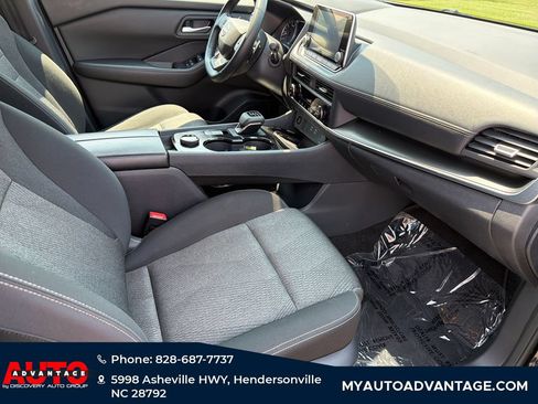 Used 2025 Nissan Rogue SV AWD/4WD image 35