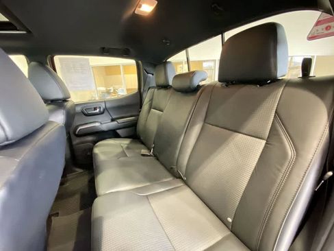 Used 2022 Toyota Tacoma Limited image 26