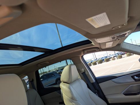 Used 2022 Acura MDX SH-AWD w/ Technology Package image 11