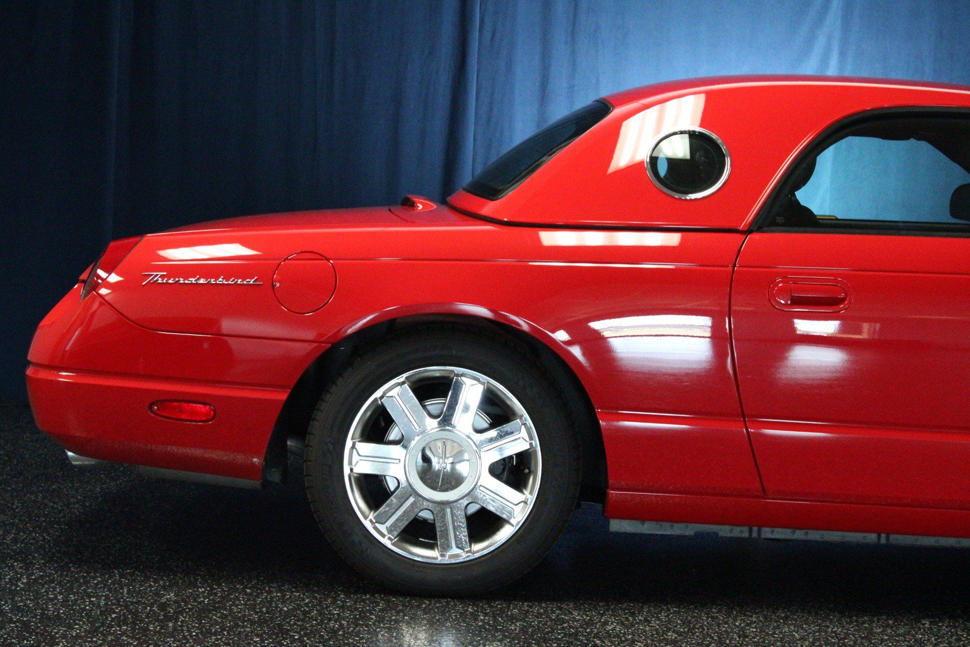 Used 2005 Ford Thunderbird RWD image 7