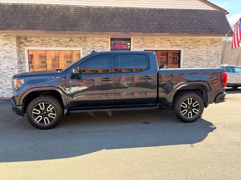 Used 2024 GMC Sierra 1500 AT4 w/ Technology Package AWD/4WD image 8