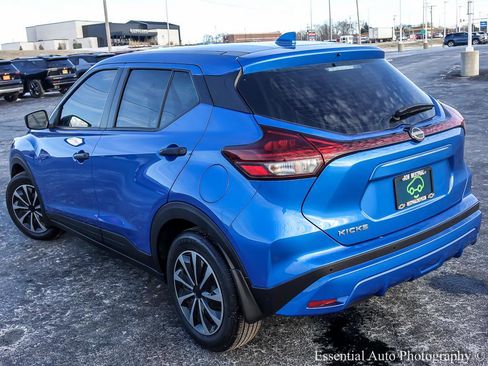 Used 2023 Nissan Kicks S image 7