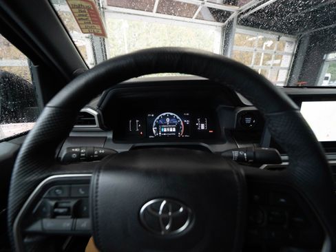 Certified 2025 Toyota Tacoma SR5 image 16