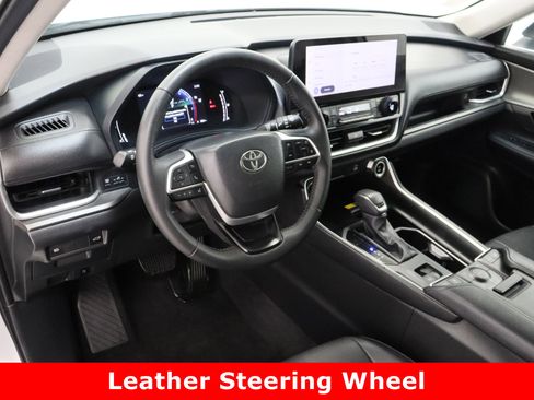 Certified 2025 Toyota Grand Highlander AWD image 13