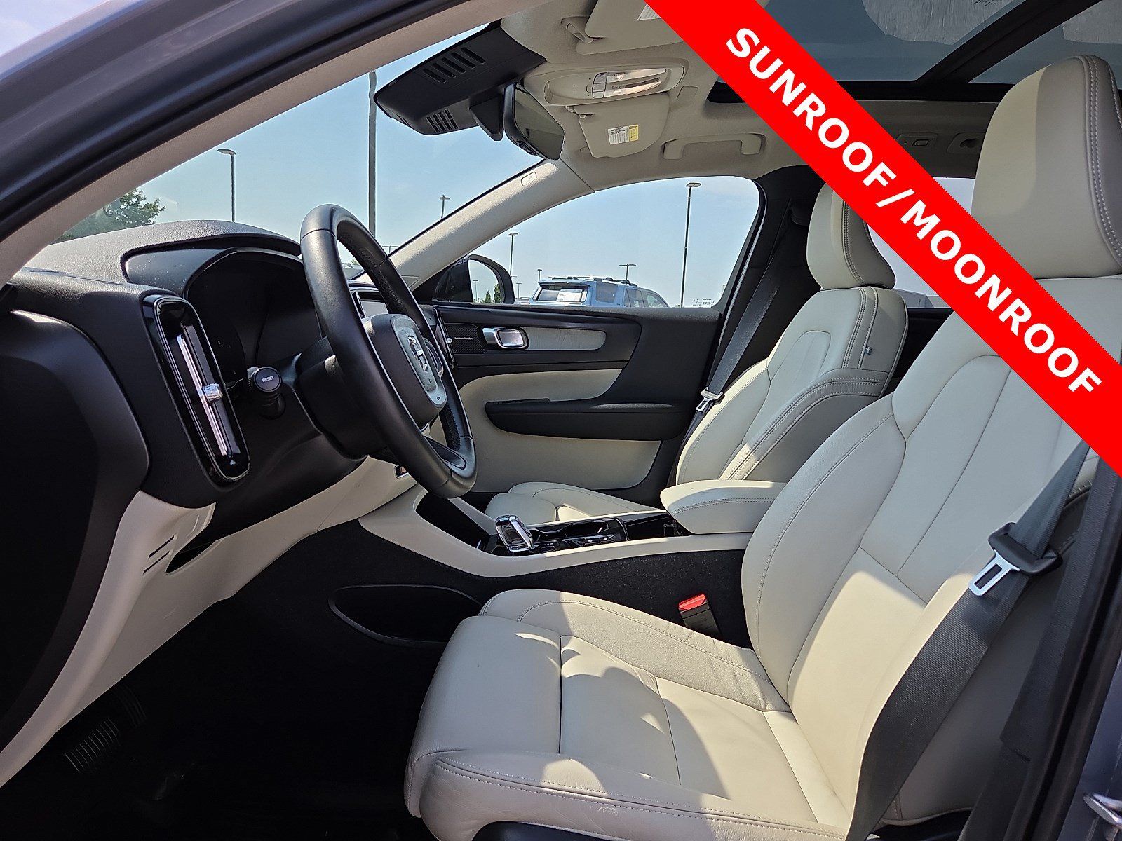 Used 2023 Volvo XC40 B4 Ultimate FWD image 15
