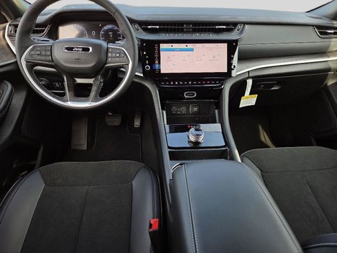 New 2026 Jeep Grand Cherokee Altitude RWD image 5