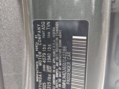 Certified 2025 Hyundai Elantra Limited w/ Cargo Package FWD image 32