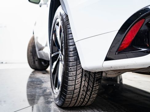 Used 2025 Jaguar F-PACE R-Dynamic S image 39