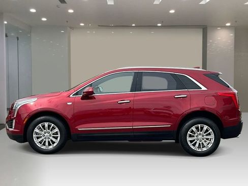 Used 2019 Cadillac XT5 FWD image 2