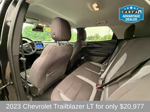 Used 2023 Chevrolet TrailBlazer LT w/ Convenience Package AWD/4WD image 9