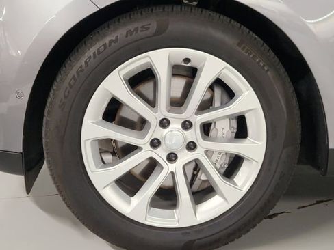 Used 2025 Land Rover Range Rover Sport SE AWD/4WD image 8