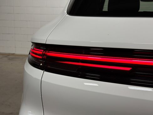 Used 2025 Porsche Cayenne image 11