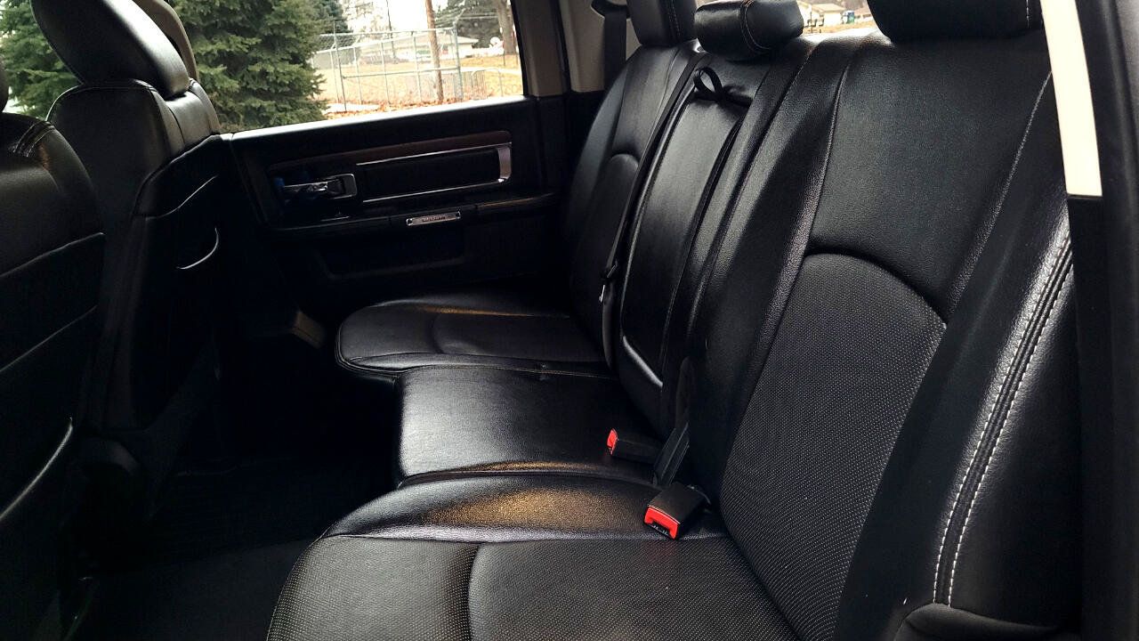 Used 2017 RAM 1500 Laramie AWD/4WD image 40