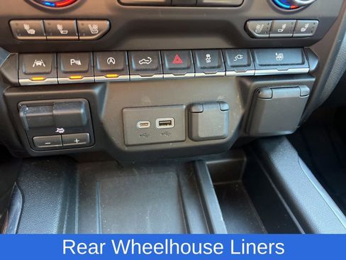 Used 2020 Chevrolet Silverado 1500 High Country image 34