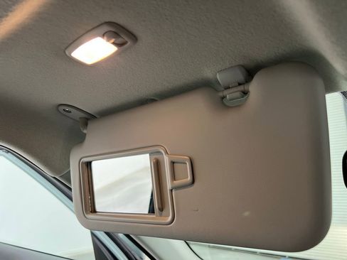 Used 2025 Hyundai Venue SEL FWD image 54