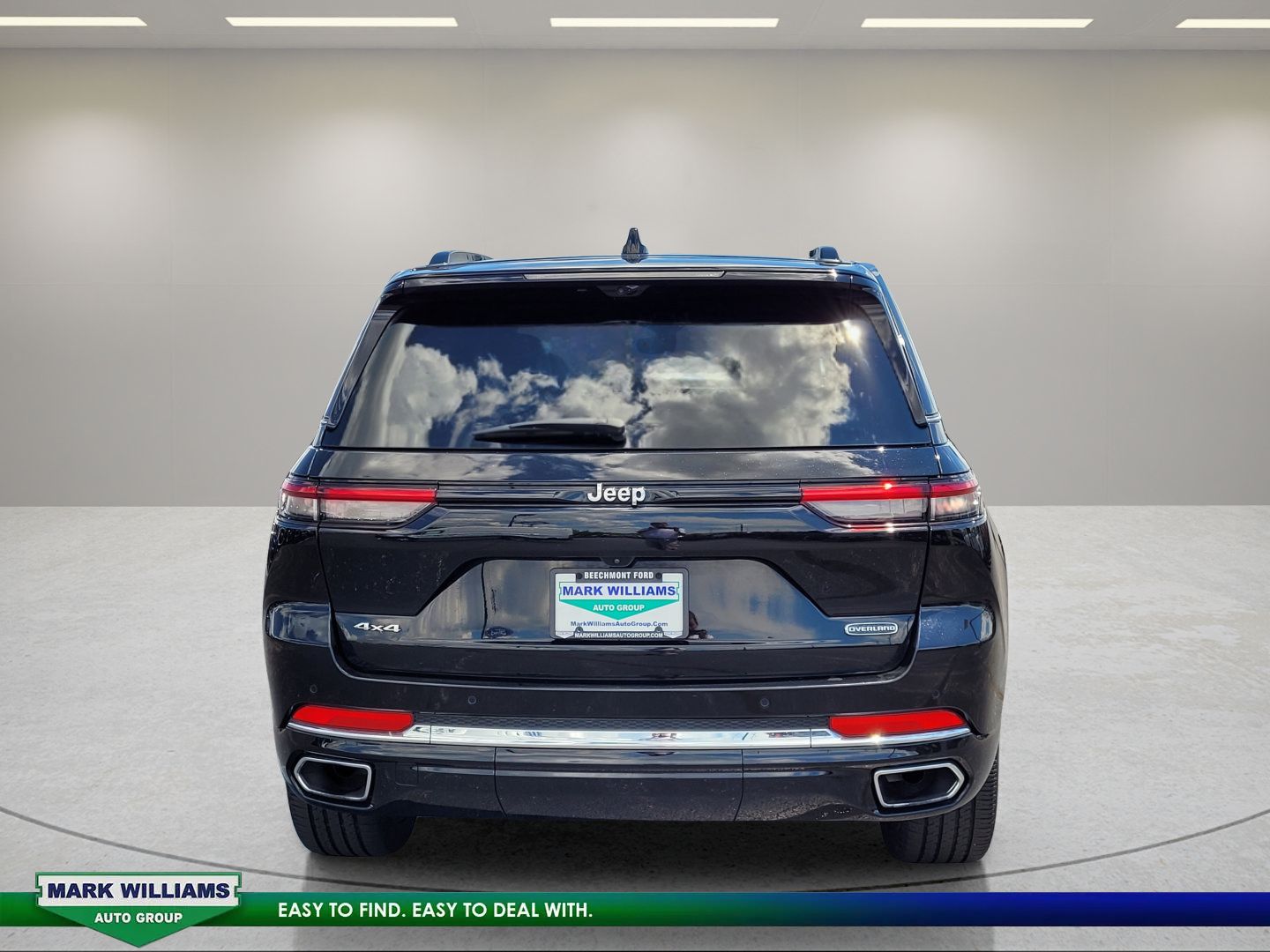 Used 2022 Jeep Grand Cherokee Overland w/ Luxury Tech Group IV AWD/4WD image 6