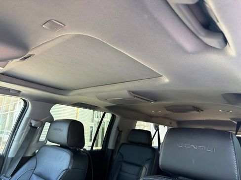 Used 2020 GMC Yukon XL Denali w/ Denali Ultimate Package AWD/4WD image 12
