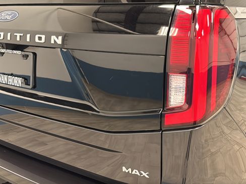 Used 2025 Ford Expedition Max Active AWD/4WD image 43