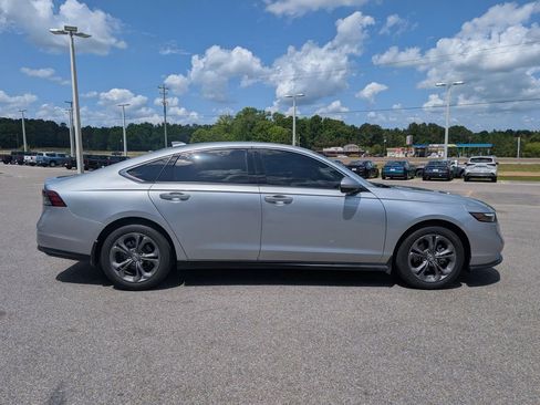 Used 2024 Honda Accord EX image 6
