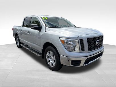 Used 2019 Nissan Titan SV w/ SV Convenience Package
