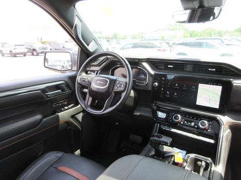Certified 2024 GMC Sierra 1500 AT4 w/ Technology Package AWD/4WD image 28