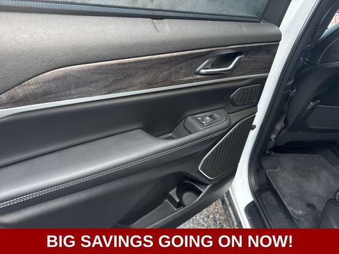 New 2025 Jeep Grand Cherokee L Limited w/ Luxury Tech Group II image 37