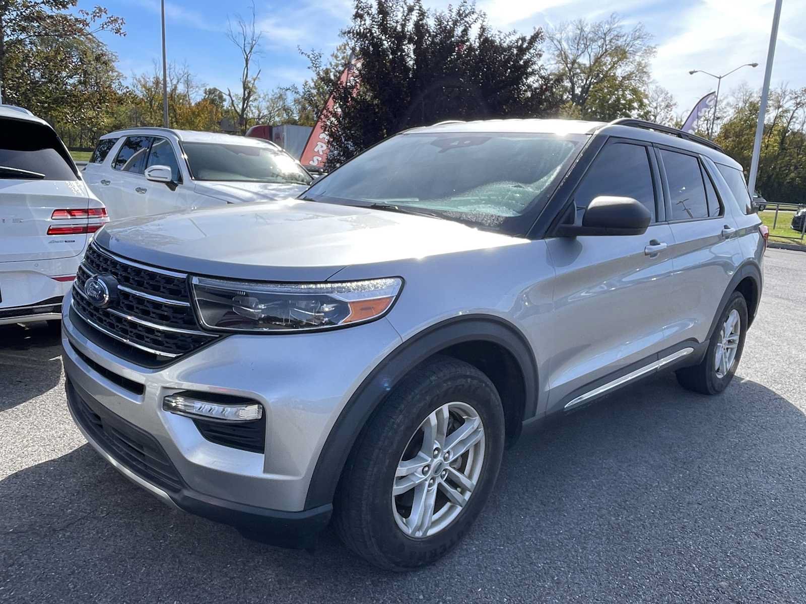 Used 2020 Ford Explorer XLT w/ Equipment Group 202A AWD/4WD image 2