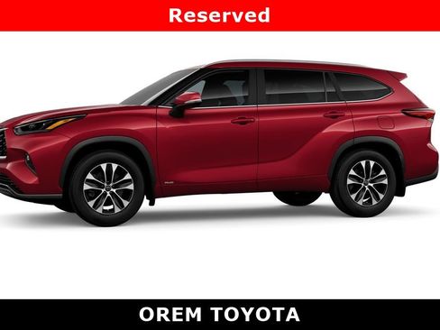 New 2026 Toyota Highlander XLE image 3