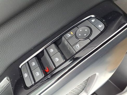 New 2026 Nissan Pathfinder SL image 17