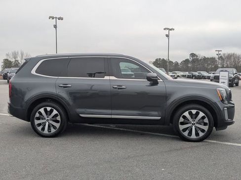 Used 2022 Kia Telluride S image 2