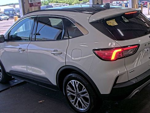Used 2022 Ford Escape SEL AWD/4WD image 4