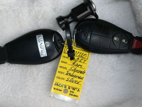 Used 2017 RAM 1500 Express AWD/4WD image 19
