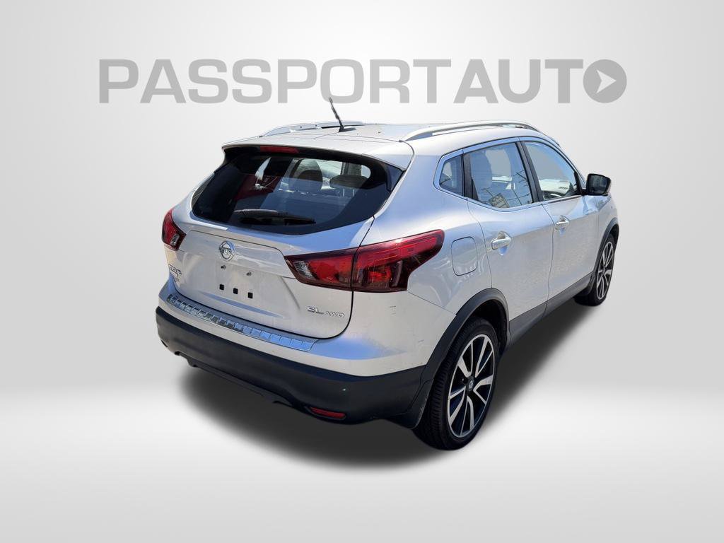 Used 2018 Nissan Rogue Sport SL w/ SL Premium Package AWD/4WD image 2